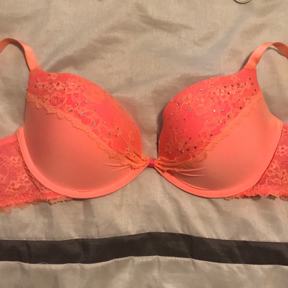 Victoria’s Secret bra, worn once! Size 34 D